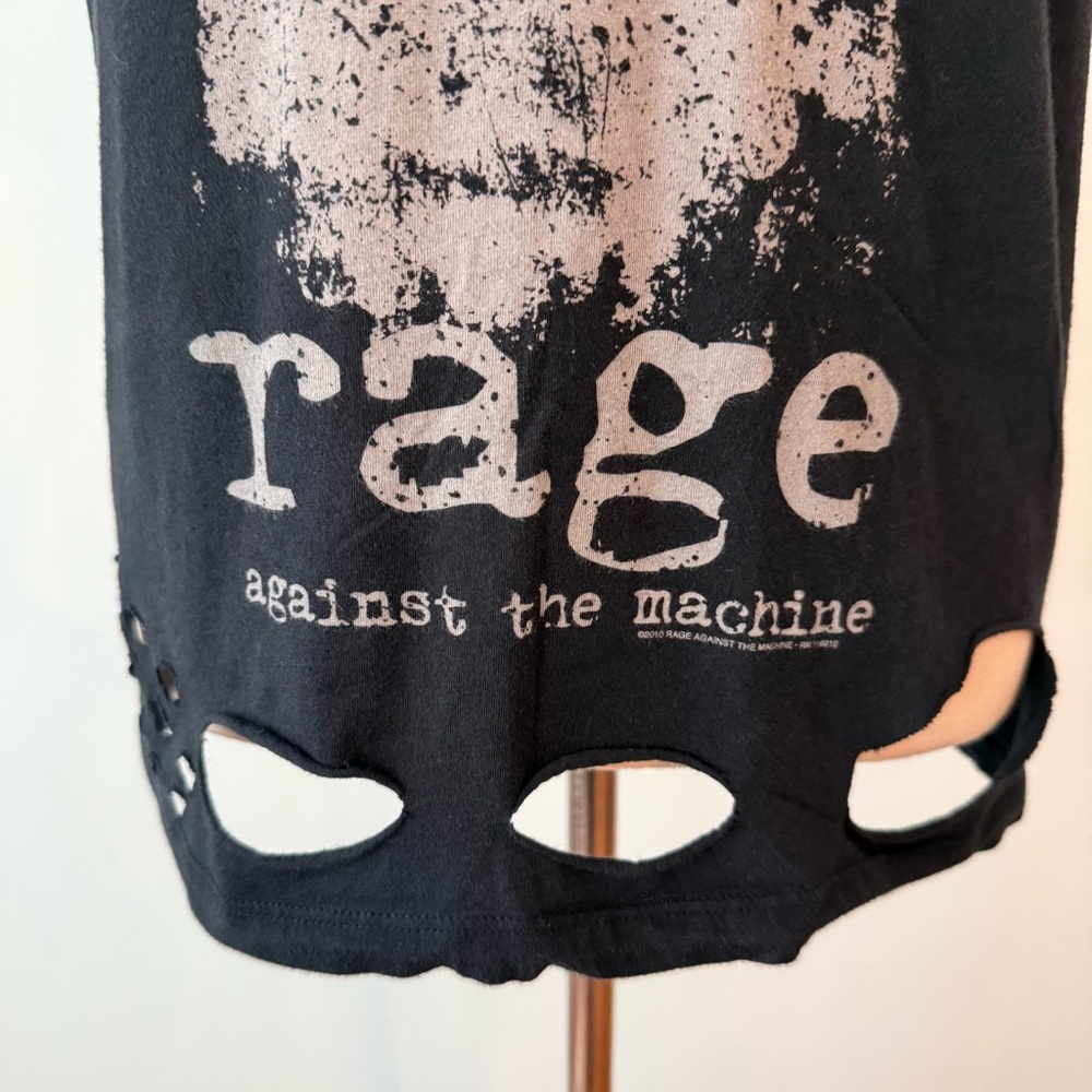 🎸 Rage Against The Machine Distressed Band Tank Studded Cutout Punk Graphic Tee - Picture 2 of 9